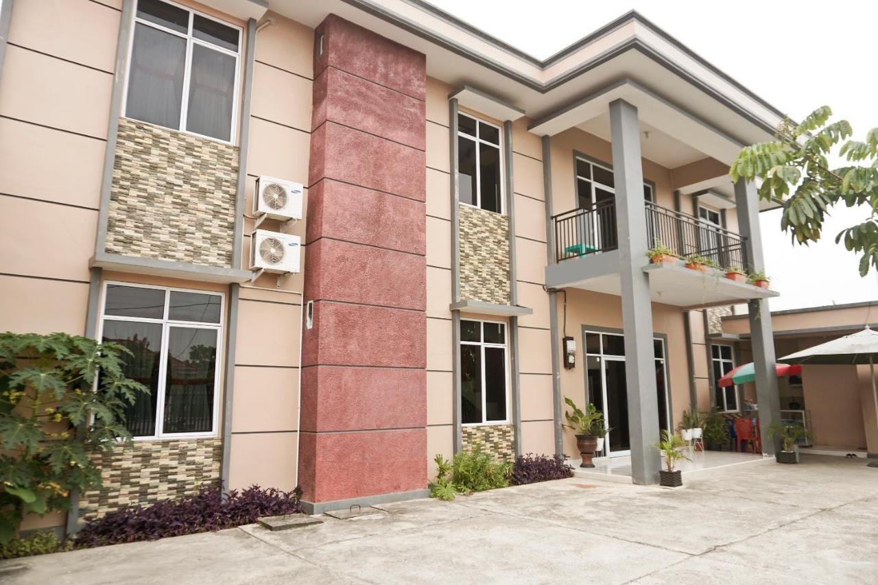 Oyo 1394 Rumaisa Homestay Syariah Pekanbaru Eksteriør bilde