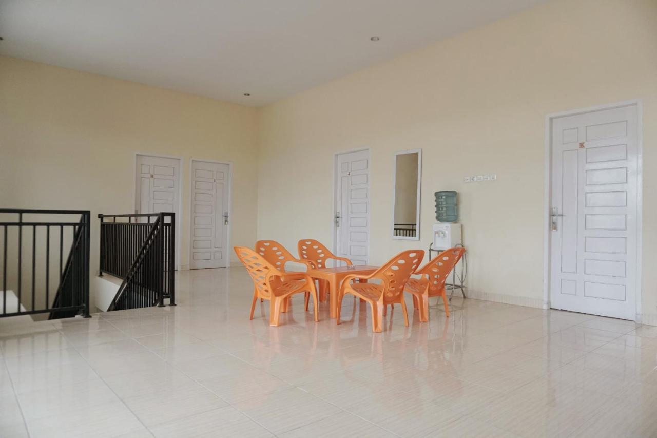 Oyo 1394 Rumaisa Homestay Syariah Pekanbaru Eksteriør bilde
