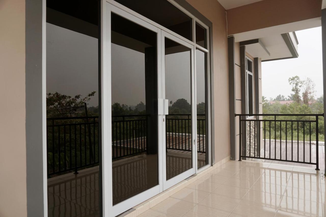 Oyo 1394 Rumaisa Homestay Syariah Pekanbaru Eksteriør bilde